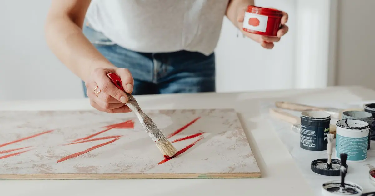 Apliques creativos: cómo usarlos para destacar paredes